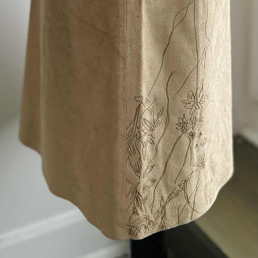 Kenneth Cole New York Sand Suede Botanical-Print Midi Skirt – US 12 - Picture 11 of 13